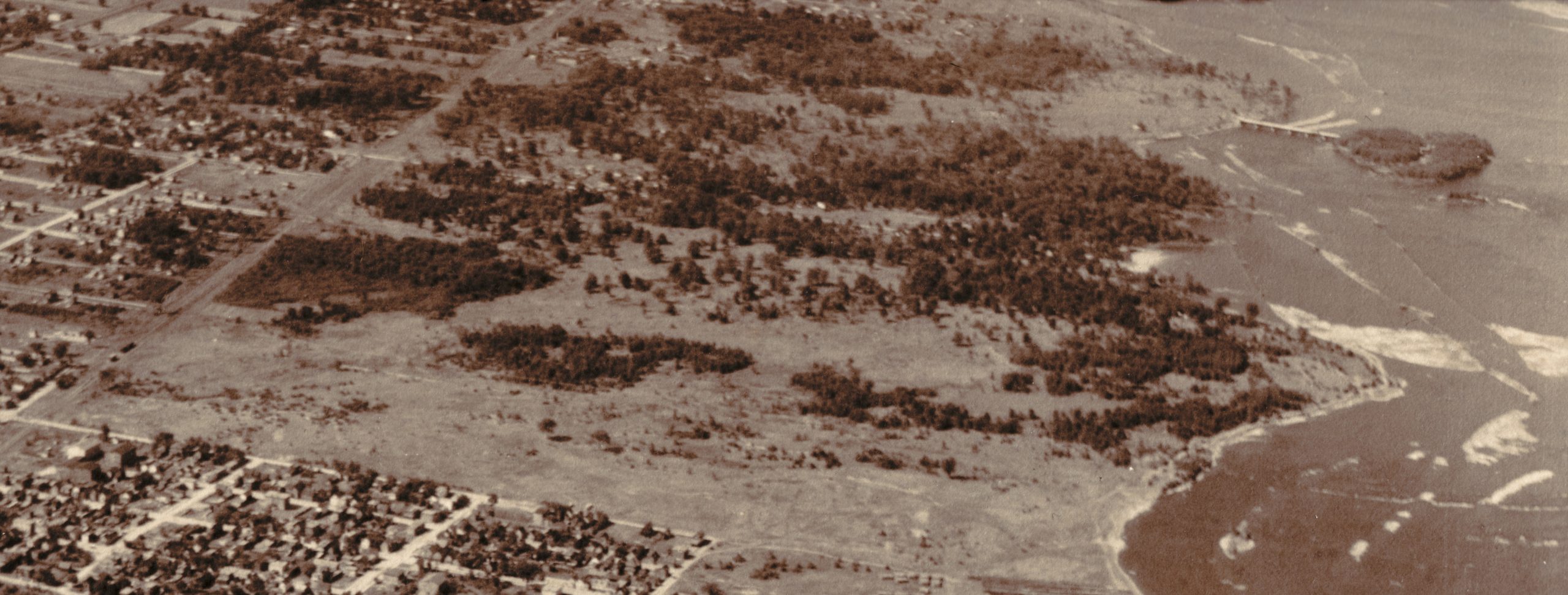 A black and white aerial photo from 1925 showing Champlain Park in Ottawa