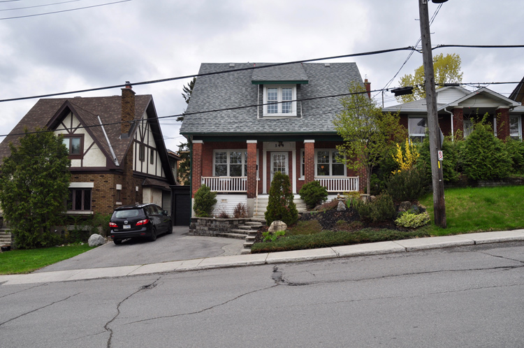 The “house on the hill” was built between 1920-1921. For more photos, see the web version of this article at kitchissippi.com. Photo by Andrea Tomkins