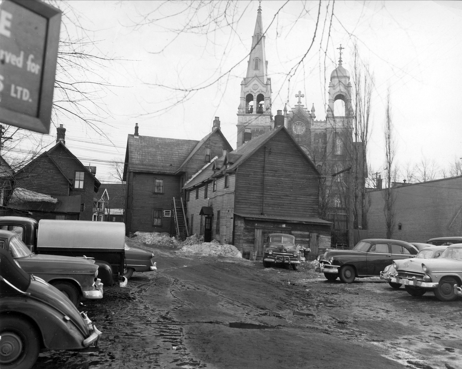 Hintonburg's longest operating hotel and tavern, Byers Hotel. Unfortunately it’s taken from behind, but its a cool view with the St Francois D'Assisi Church in the background. The photo is from 1960, just before demolition. It had been open since the early 1880s and was known as Hintonburgh House, at 1033 Wellington St. Photo courtesy of Ottawa Archives CA-20740. 