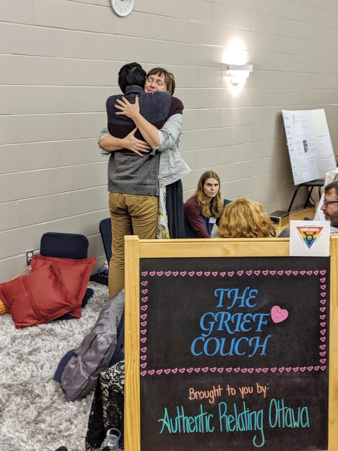 Expo participants were able to take advantage of “The Grief Couch.” Volunteers from Authentic Relating Ottawa acted as compassionate listeners