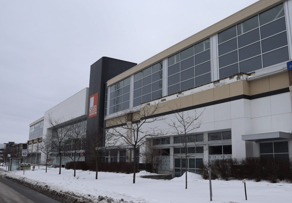 The exterior of the former Canadian Tire on Carling. 