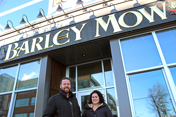 |Jason Curry and Kelsey Crispin at the newest Barley Mow location on Richmond Road. Photo by Paula Roy