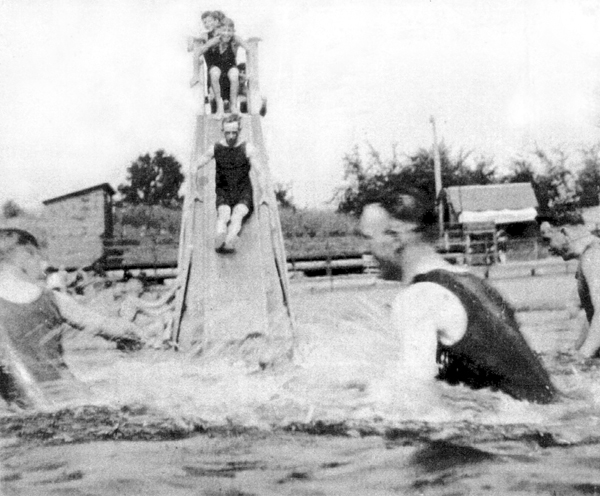  In the background of this photo from the 1920s, one can see the open-air dance platform that preceded the Trocadero. Photo courtesy of Bob Rodney