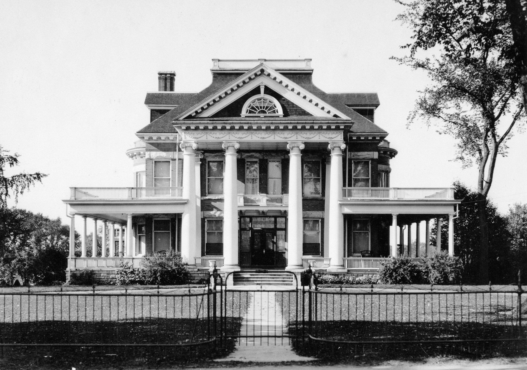 The Heney home, circa 1920. Photo courtesy of Library Archives Canada/PA-34417.